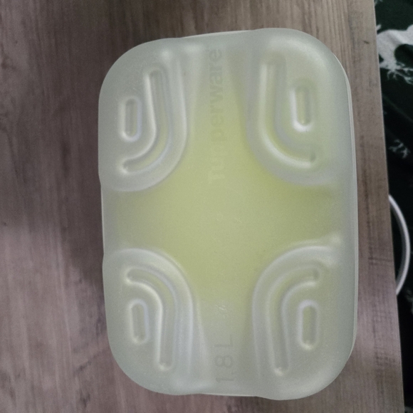 Yellow Lid Food Storage Container - Picture 2 of 7